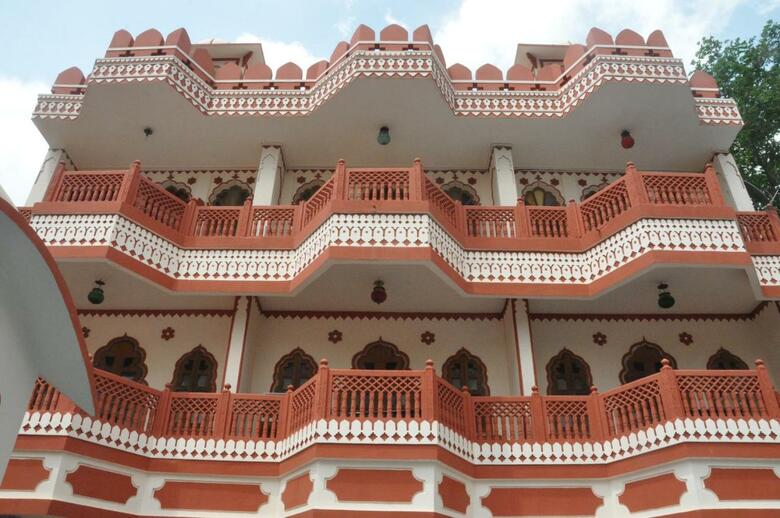 Hotel Sajjan Niwas