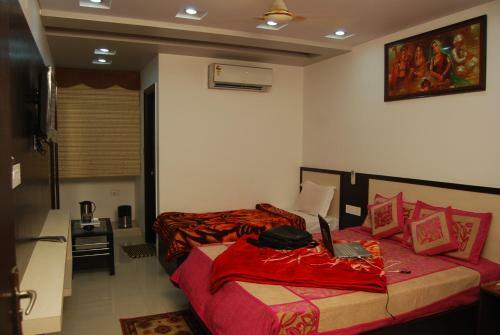 Hotel Jinendra Palace