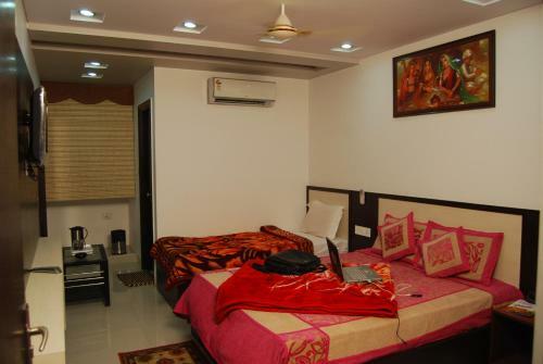 Hotel Jinendra Palace