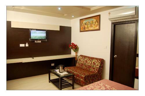 Hotel Jinendra Palace