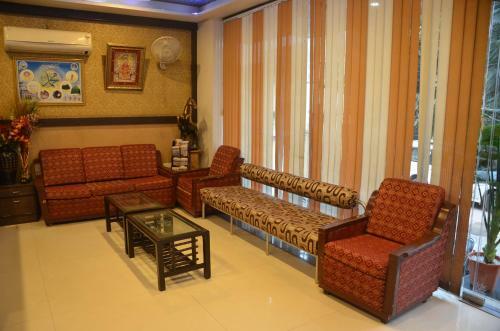 Hotel Jinendra Palace