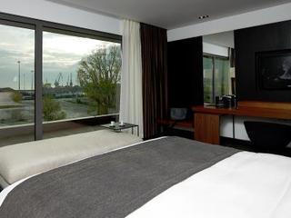 The Met Hotel