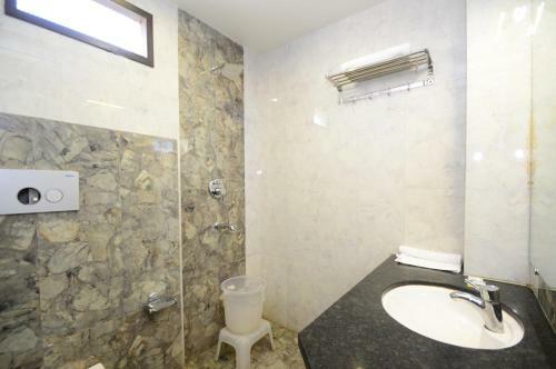 Hotel Kapish Smart-all Pure Veg
