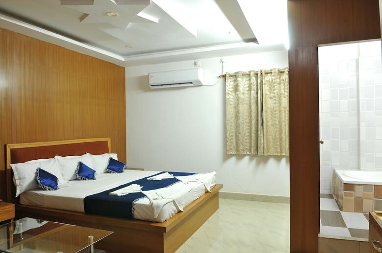 New Hotel Shiva