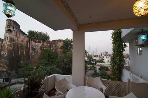 Hotel Chitra Katha