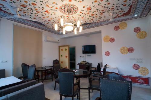 Hotel Chitra Katha