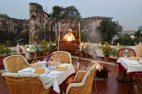Hotel Chitra Katha