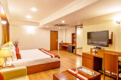 Hotel Octave Suites - Residency Rd