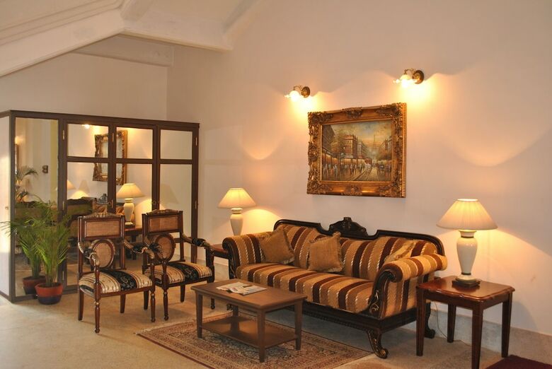 Hotel Mahodadhi Palace