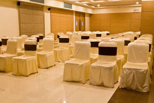 7 Apple Hotel Pune