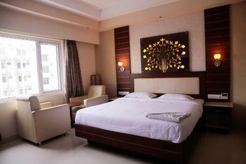 Hotel Maya Residency