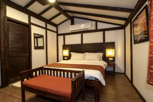 Hotel Chalston Beach Resort