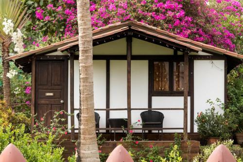 Hotel Chalston Beach Resort