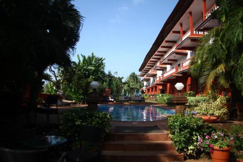 Hotel Chalston Beach Resort