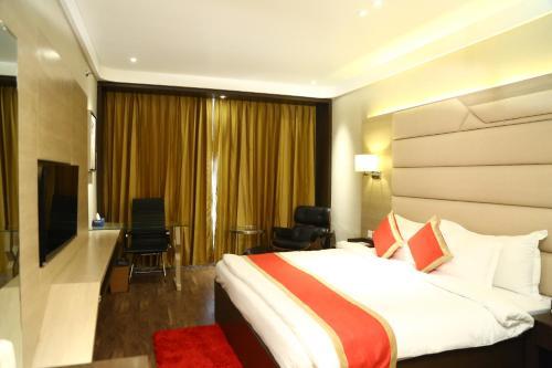 Hotel The Fern Residency