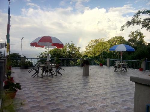 Hotel Oyo 24807 The Shire