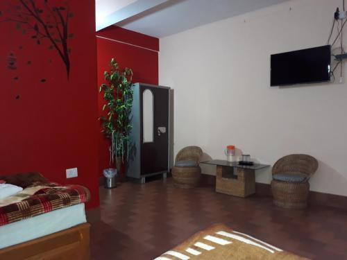 Hotel Oyo 24807 The Shire