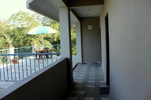 Hotel Oyo 24807 The Shire