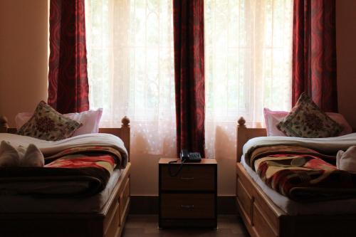 Hotel Oyo 24807 The Shire