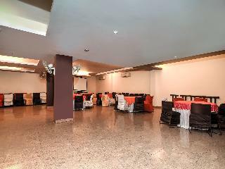 Hotel Oyo 6467 Kochar Plaza