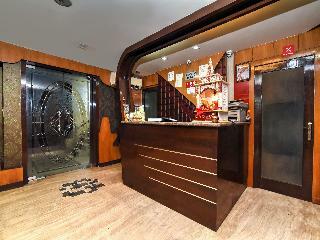 Hotel Oyo 6467 Kochar Plaza