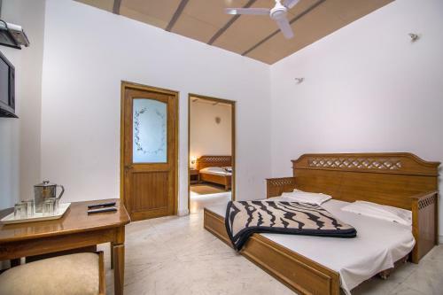 Hotel Bhakti Dhama