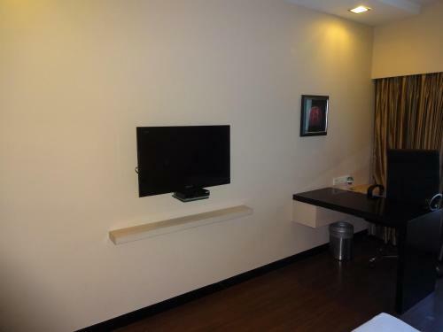 Hotel Green Park Hyderabad