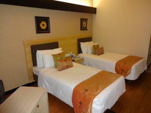 Hotel Green Park Hyderabad