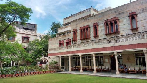 Hotel Arya Niwas