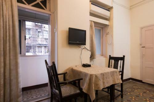 Bed And Breakfast At Colaba
