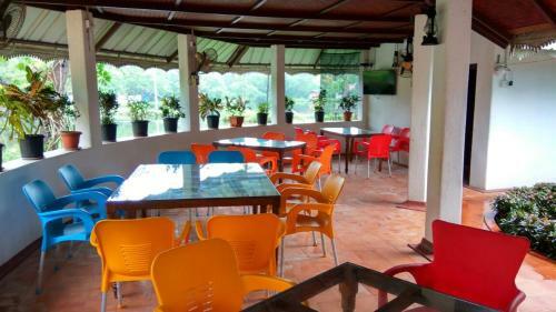 Hotel Kadaloram Beach Resort