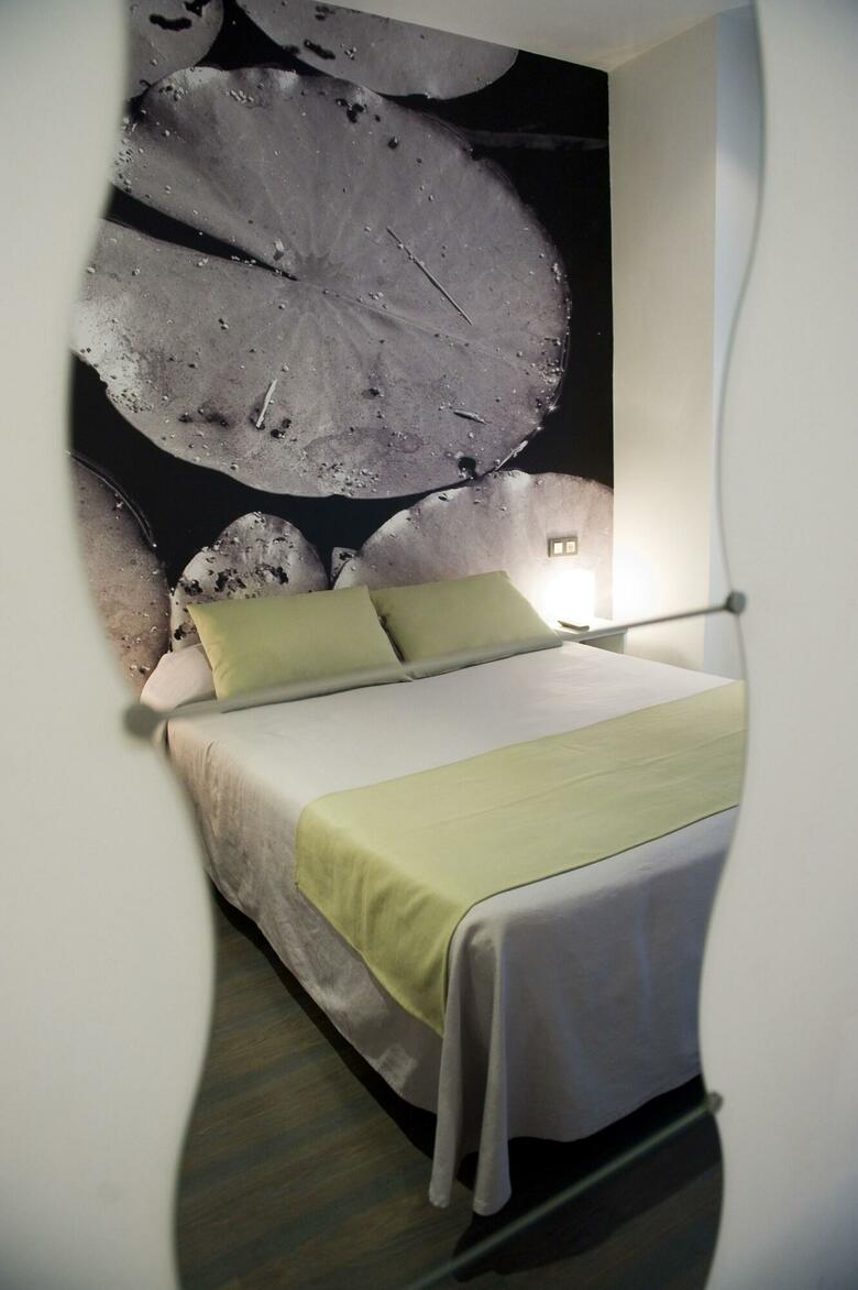 Hotel Curious