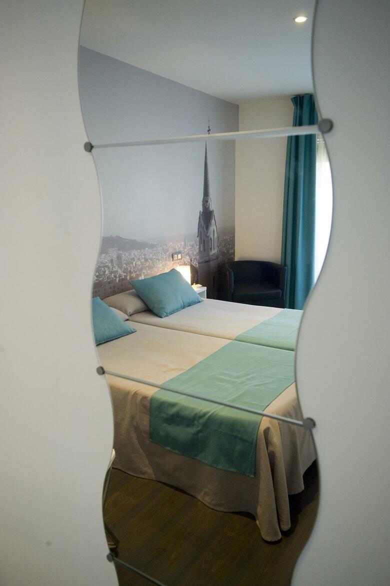 Hotel Curious