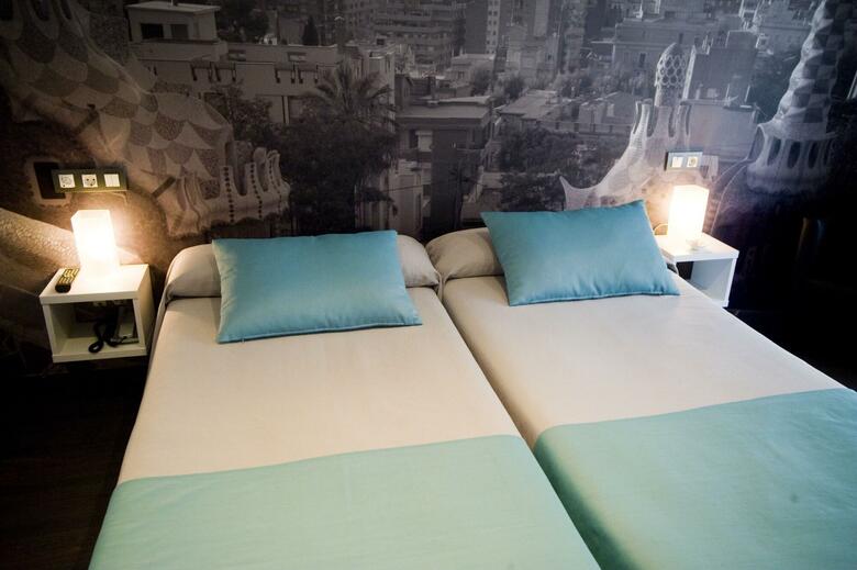 Hotel Curious