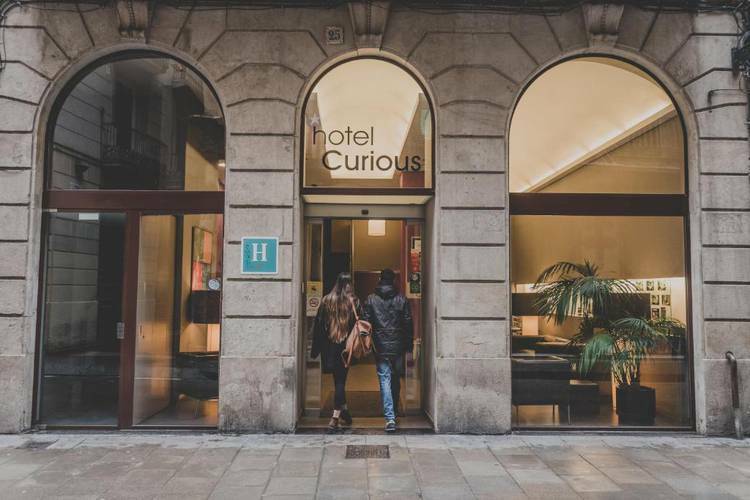 Hotel Curious