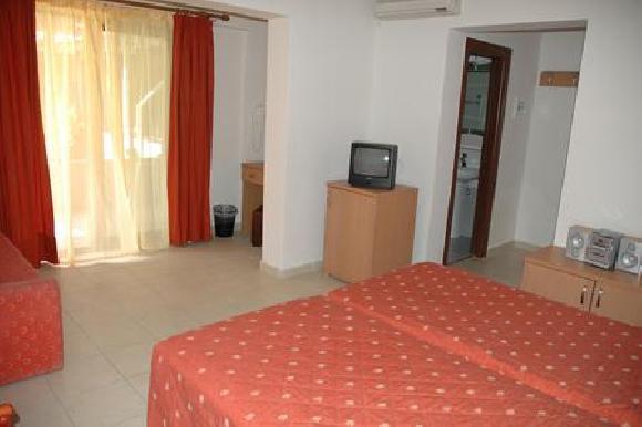 Hotel Lagomandra