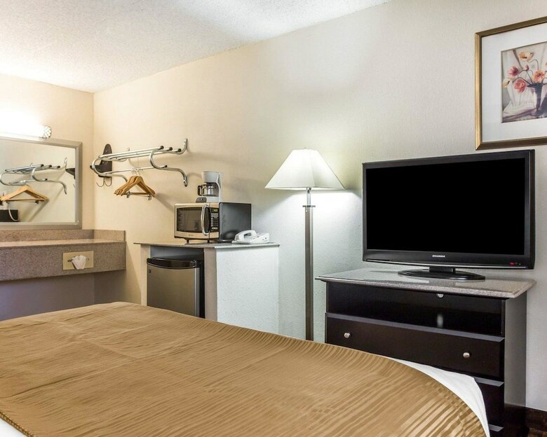 Hotel Quality Inn & Suites Coliseum