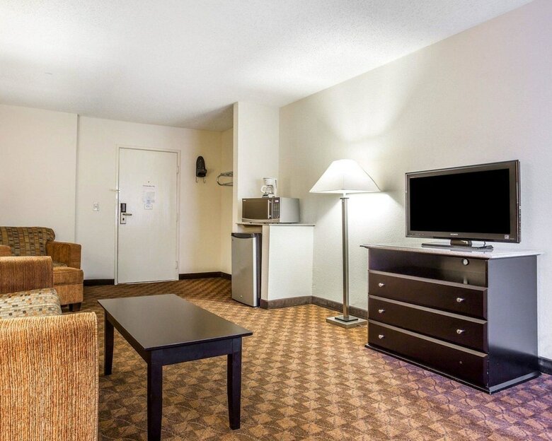 Hotel Quality Inn & Suites Coliseum