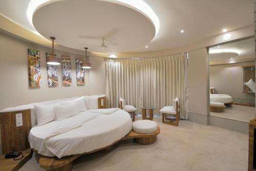 Urbane The Hotel
