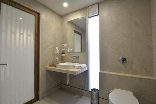 Urbane The Hotel