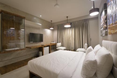 Urbane The Hotel