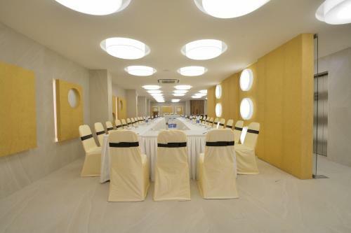 Urbane The Hotel