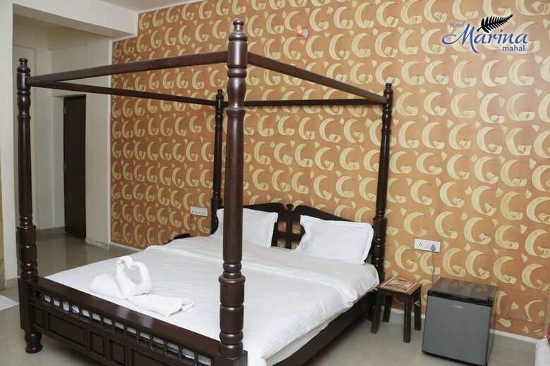Hotel Marina Mahal