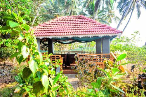 Hotel Club 7 Beach Resort