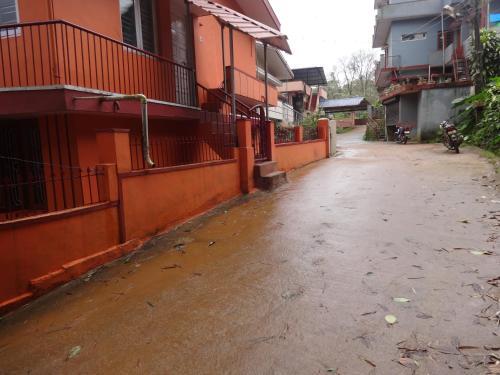 Four Seasons Home Stay (1bdh)