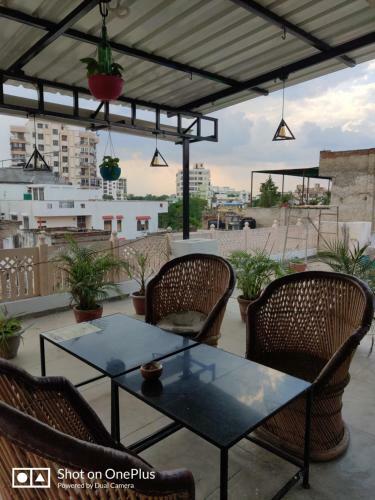Hostal Madhav Guest House