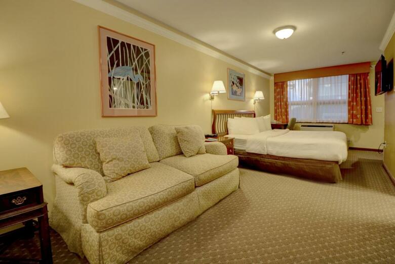 Hotel Senator Inn & Spa
