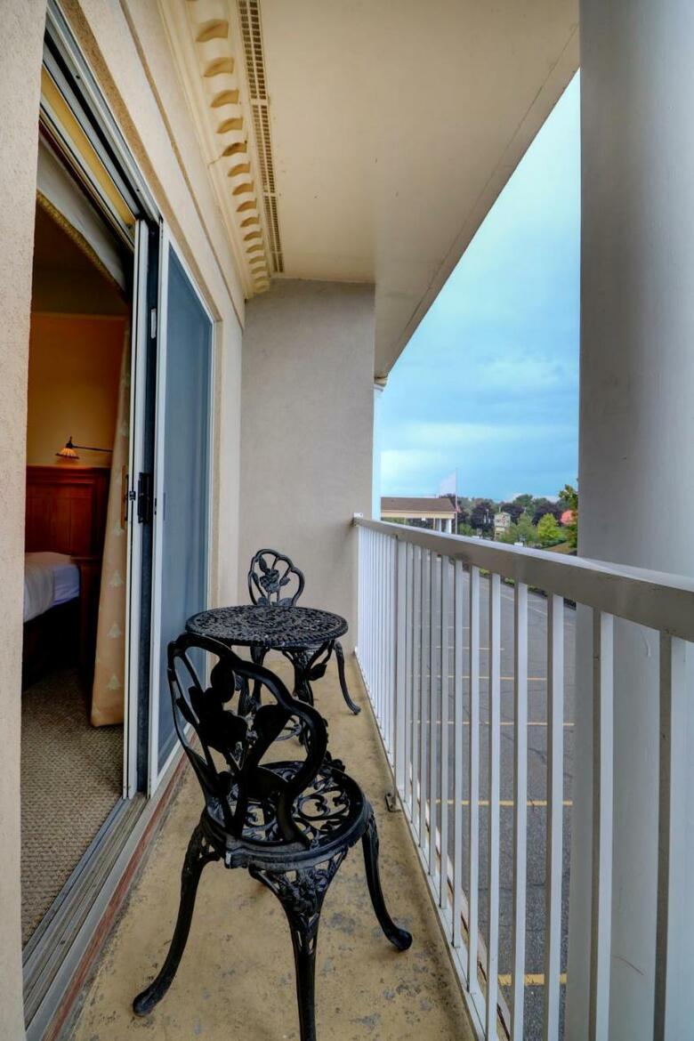 Hotel Senator Inn & Spa
