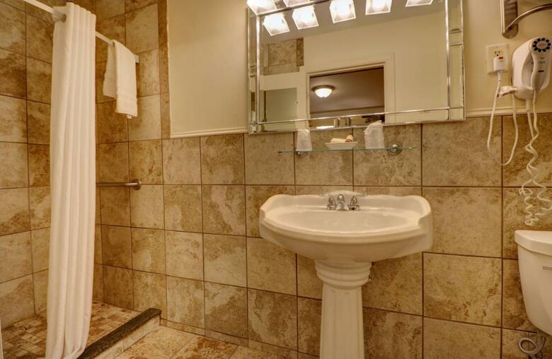 Hotel Senator Inn & Spa