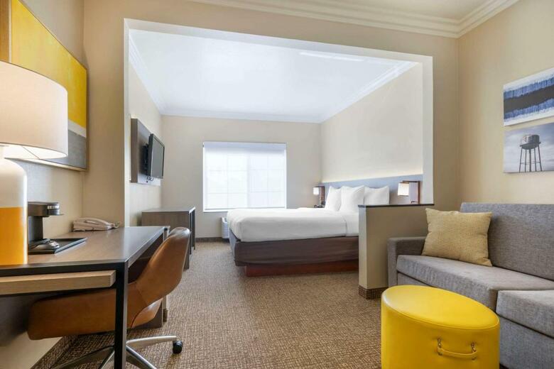 Hotel Comfort Suites Marina